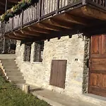 A La Salle Affittasi Grazioso E Ampio Monolocale Cir N 0095 * Chateau