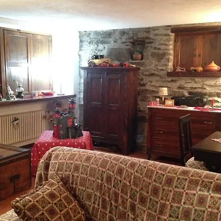 A La Salle Affittasi Grazioso E Ampio Monolocale Cir N 0095 Appartamento Chateau