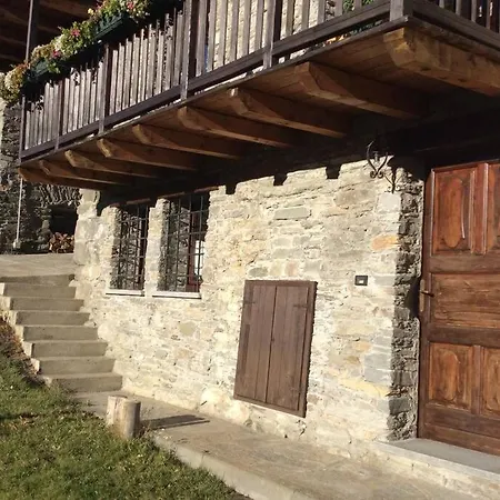 A La Salle Affittasi Grazioso E Ampio Monolocale Cir N 0095 * Chateau